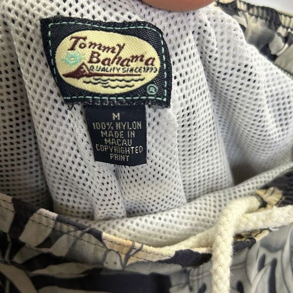 Tommy Bahama Relax Swim Trunks Black & White Hawaiian Print M - Picture 2 of 10